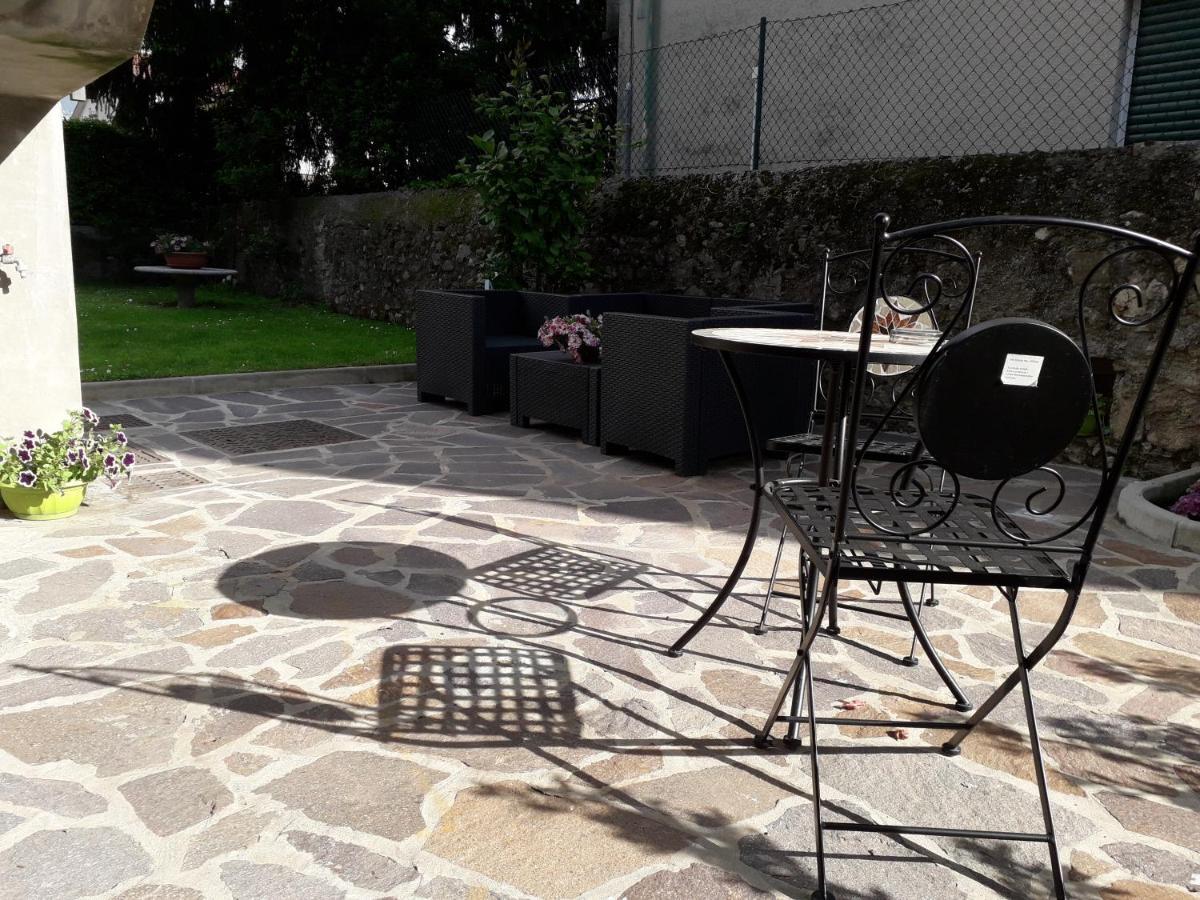 Hotel Casa Liberty Mandello del Lario Exterior foto